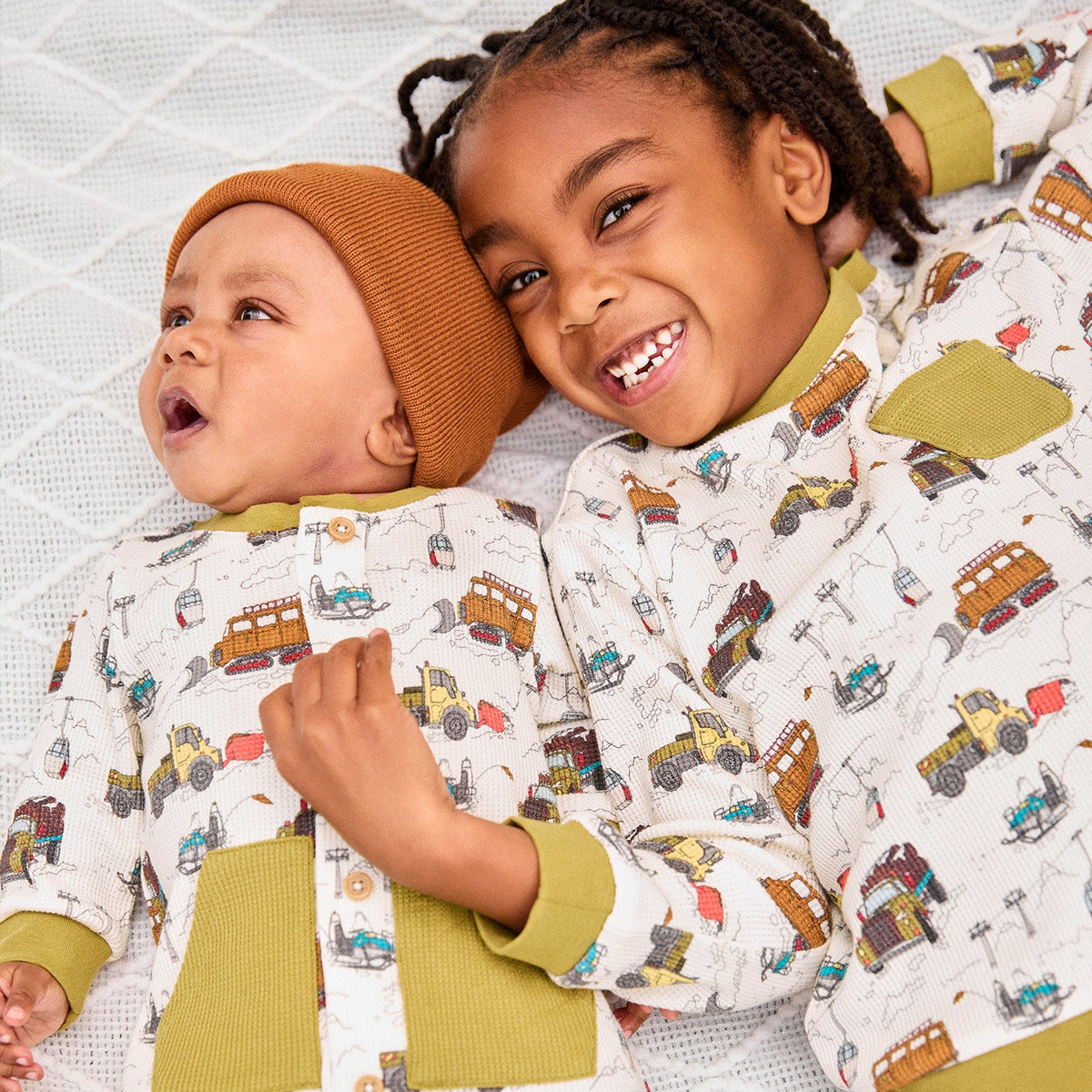 Magnetic Top & Jogger Set Snow To Go - Magnetic Me