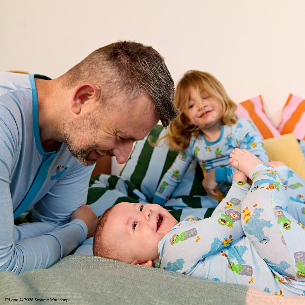 Men's Magnetic Jogger PJ Set Sesame Street Cookie & Oscar - Magnetic Me