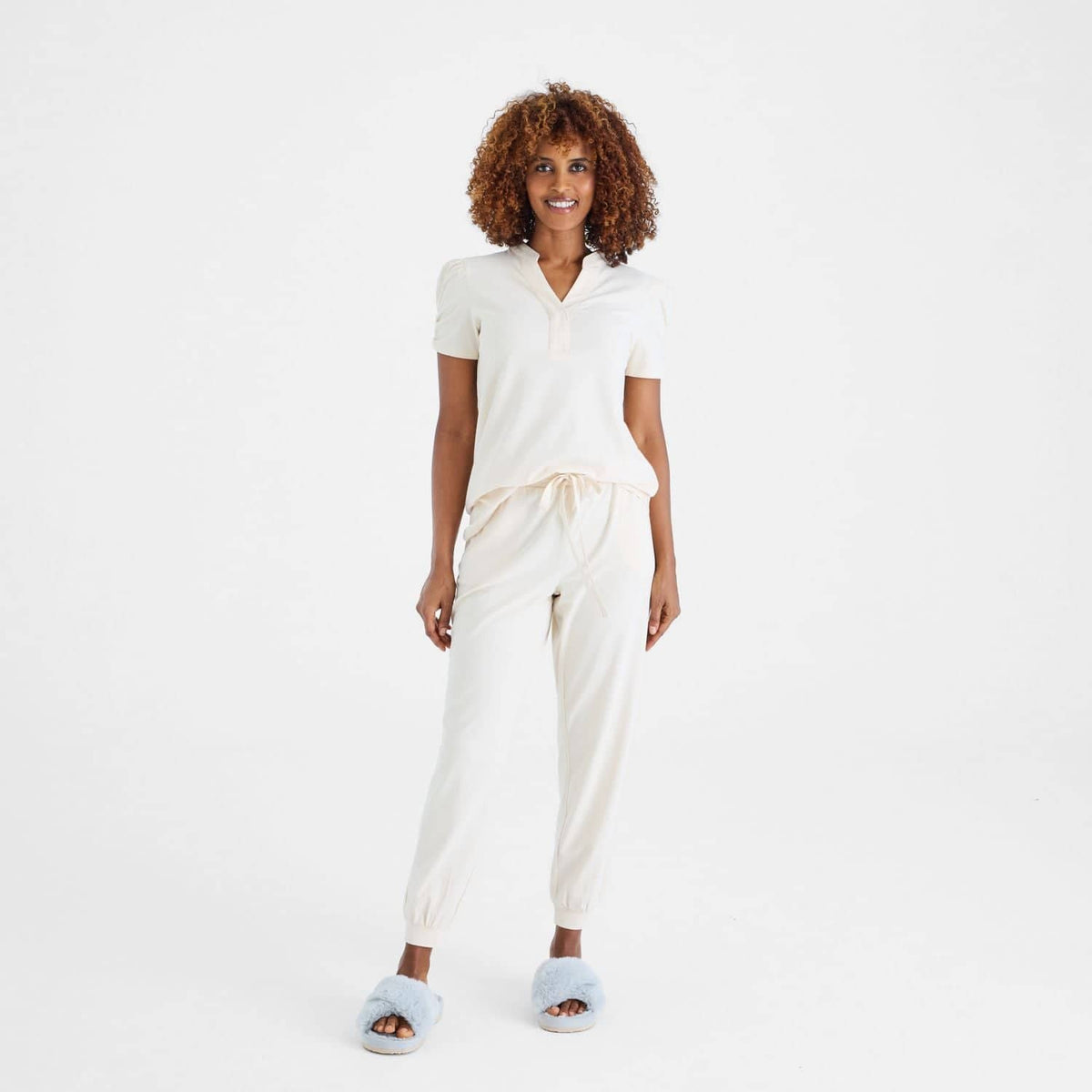 Women’s Magnetic Jogger PJ Set Gentle Cream - Magnetic Me